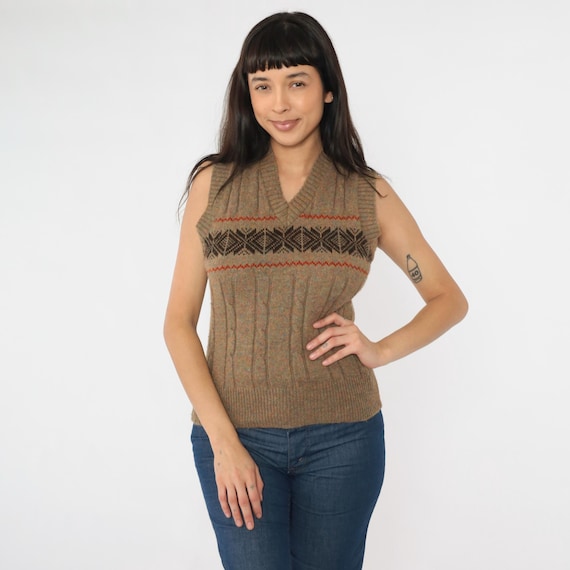 Vintage 80s Nordic Sweater Vest Flecked Tan Fair Isle Pullover Knit Tank Top Geometric Print Sleeveless V Neck 1980s Small S