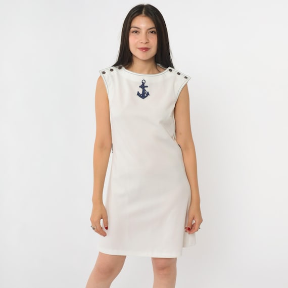 70s Nautical Mod Mini Dress Anchor Applique Vintage White Shift Sailor Dress Twiggy 1970s Sleeveless Retro Minidress Button Shoulder Small S