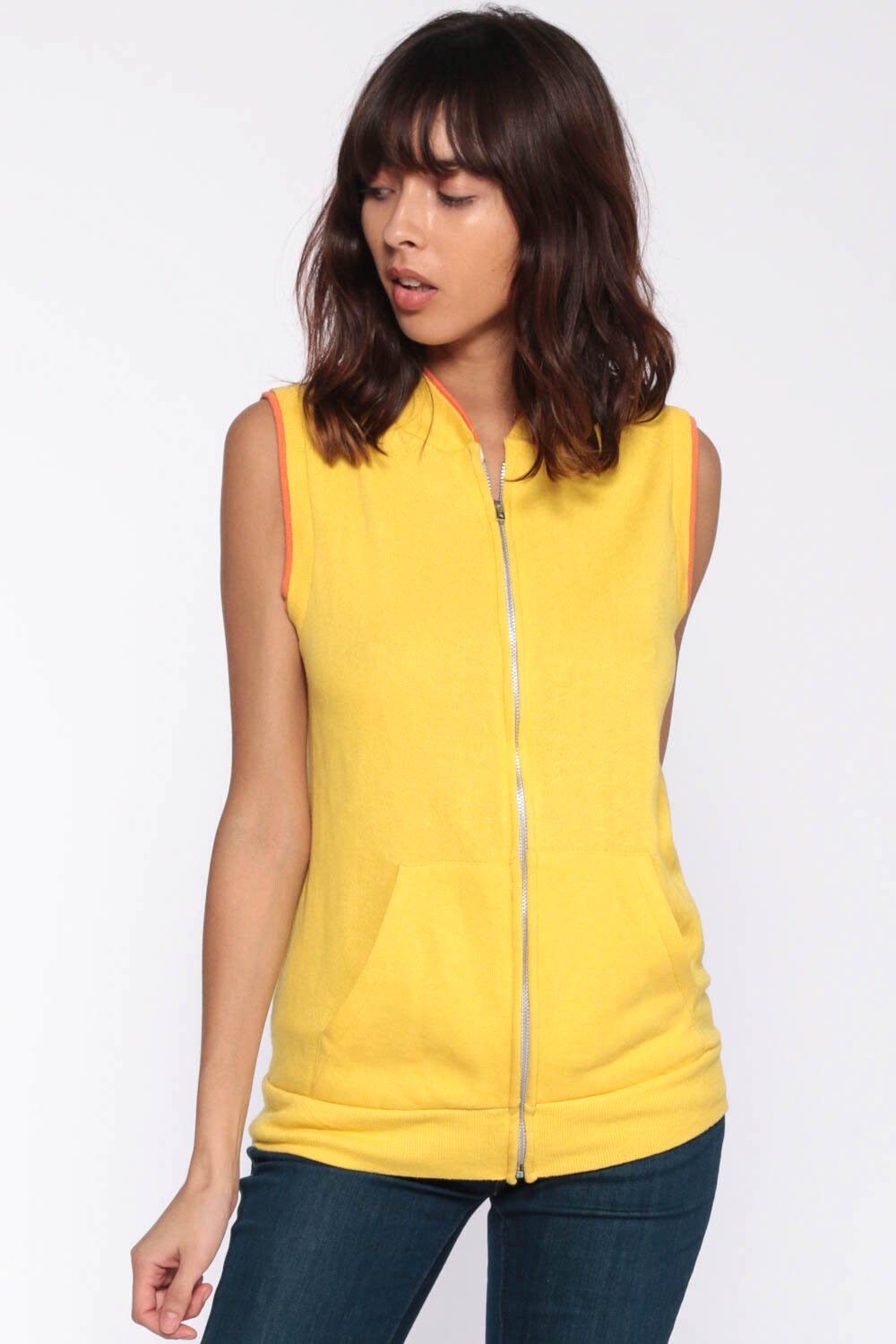 sleeveless sweatshirt