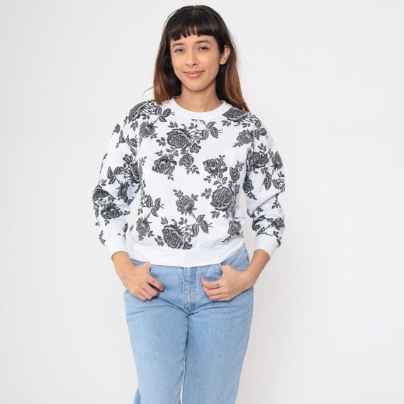 Black Rose Sweatshirt 90s White Floral Cropped Crew Neck Long Sleeve Graphic Pullover Vintage Cottagecore Soft Grunge Alternative Small S