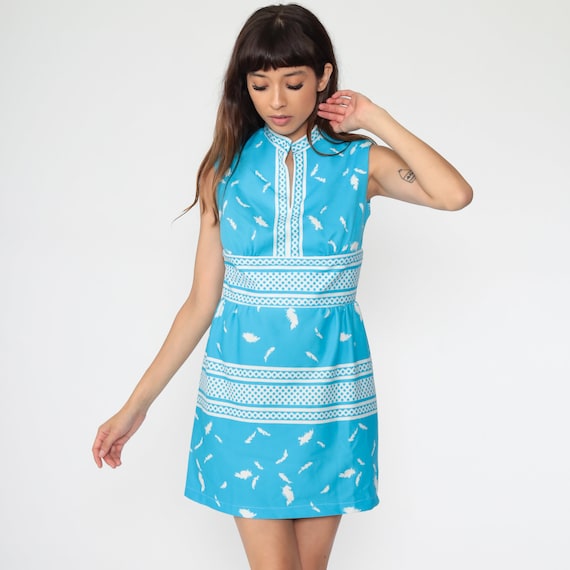 Feather Print Babydoll Dress 60s Mod Mini Dress Empire Waist 70s Boho Hippie Blue Vintage Gogo Twiggy Sleeveless Small