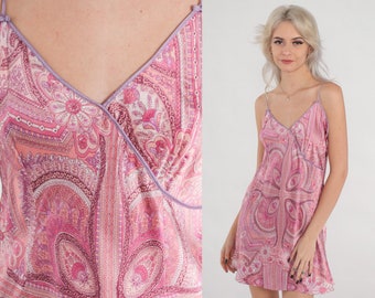 Robe cachemire rose Mini robe en soie de l'an 2000 imprimé floral lingerie nuisette dos nu à bretelles fines chemise de nuit hippie party vintage des années 00 moyen M