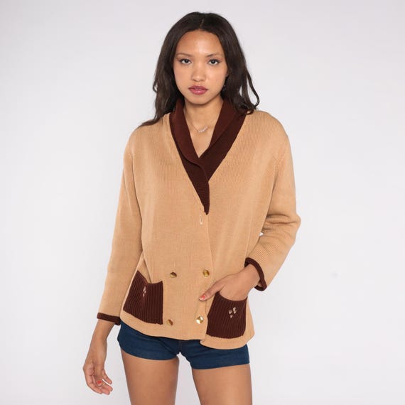 70s knit Cardigan Camel Collegiate Style Vintage Brown Trim Sweater Shawl Collar Embroidered Pockets Preppy Academic Old Money Medium M