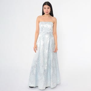 Vestido de fiesta vintage de los años 90 sin tirantes, azul claro metalizado, con estampado floral en jacquard, ribete de diamantes de imitación, vestido de fiesta formal de los años 90, talla Y2K, talla pequeña 5/6