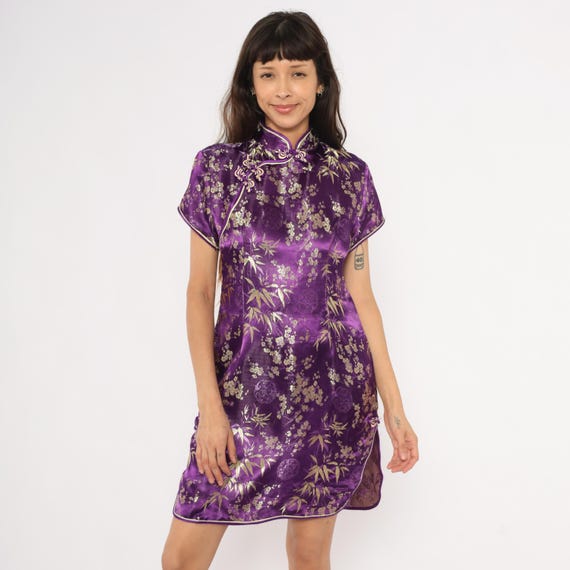 Purple Cheongsam Dress Gold Brocade Bamboo Floral Print Qipao Mandarin Collar Frog Closure Short Sleeve Mini Satin 2000s Violet Plum Small S