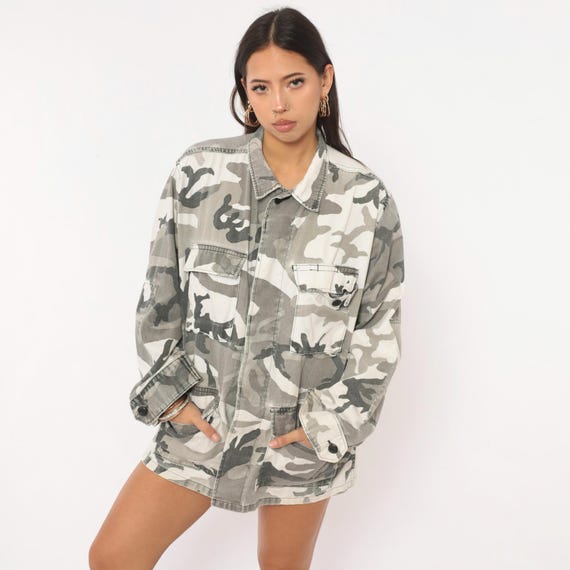 90s Camo Shirt White Grey Cotton Military Field Jacket Button Front Long Sleeve Boxy Camouflage Utility Cargo Army Top Vintage Medium M