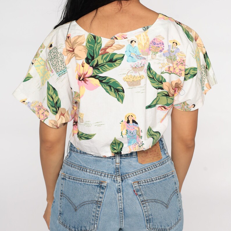 Tropical Shirt Polynesian Crop Top Floral Blouse Button Up Shirt 80s Hibiscus Print 1980s Vintage Short Sleeve White Summer Top Medium Large image 7