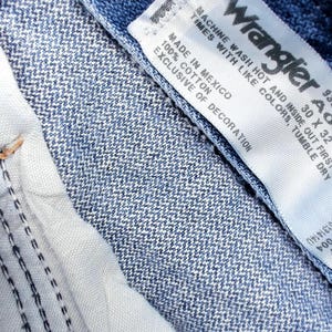 90-tals Wrangler-jeans med hög midja, raka ben, ljusblå tvättade denimjeans, bomull, vintage, klassiska, vardagliga, enkla byxor, 30x32, medium bild 15