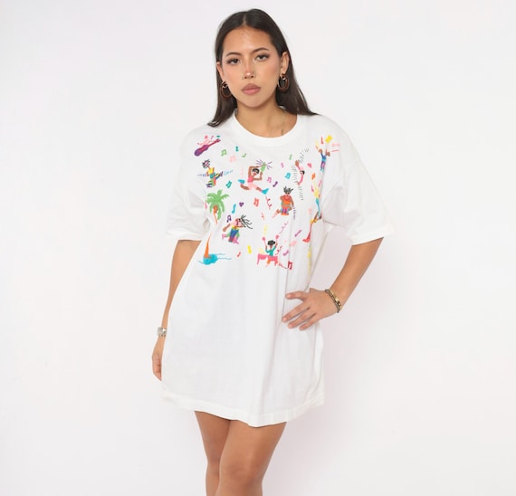 90s Embroidered Tee White Cotton Colorful Dancing Musicians Palm Tree Music Notes Graphic Crew Neck Tropical Caribbean Summer Shirt Large L