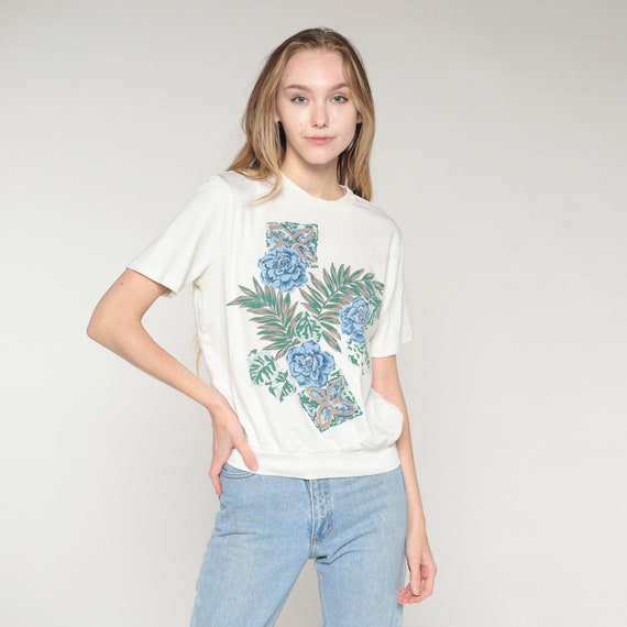 Vintage Flower Shirt 90s White Floral T-Shirt Rose Leaf Print Top Short Sleeve Blouse Retro Banded Hem Graphic Tee Blue Green 1990s Medium M