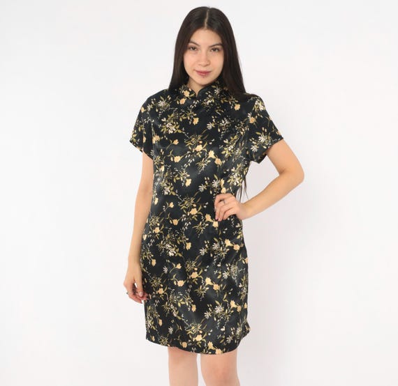 90s Cheongsam Dress Black Gold Floral Brocade Satin Mandarin Collar Qipao Short Sleeve Asian Inspired Chinoiserie Mini Vintage Medium M