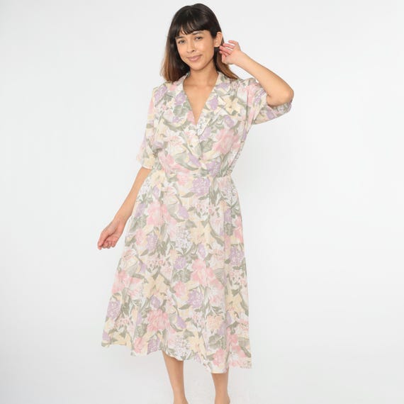 80s Floral Dress Pastel Midi Flower Print Boho Wrap Dress Romantic Vintage 1980s High Waisted Collared V Neck Short Sleeve Pocket Medium