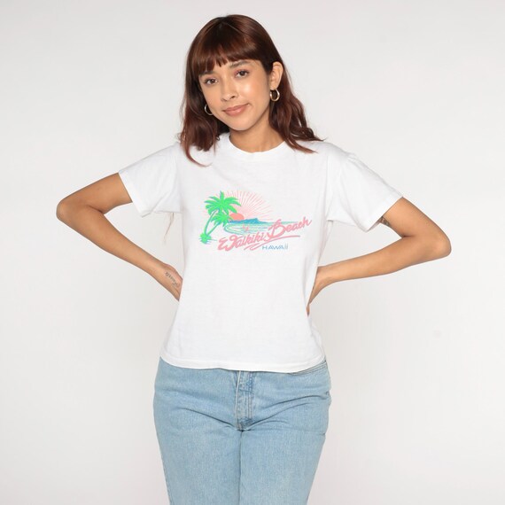 Waikiki Beach Tshirt 1990s Hawaii Vintage Tropical Vacation Souvenir Paradise Island Beach 90s Fashion Retro Palm Tree Sunset Tee Small S
