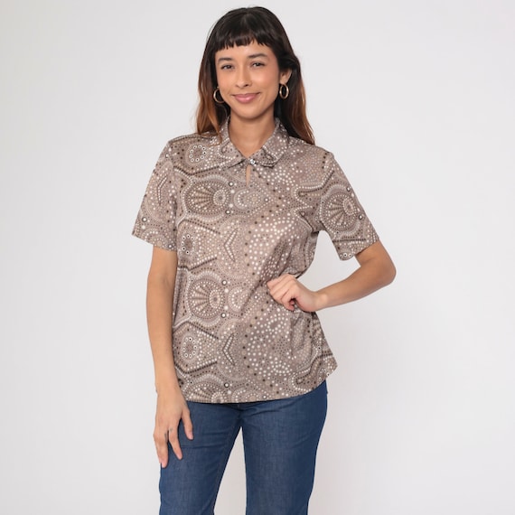 90s Taupe Geometric Top Psychedelic Polka Dot Blouse Keyhole Slit Neck Boho Blouse Short Sleeve Shirt Vintage 1990s Medium M