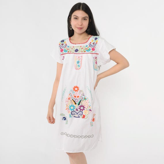 Embroidered Mexican Dress 90s White Midi Floral Hippie Day Tent Bohemian Summer Casual Puebla Festival Vintage 1990s Small S