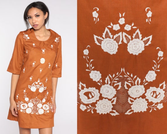 70s Mini Dress Brown Floral Embroidered Dress 60s Mod Dress Bohemian Hippie Shift Dress Vintage Boho Twiggy Festival 1/2 Sleeve Small S