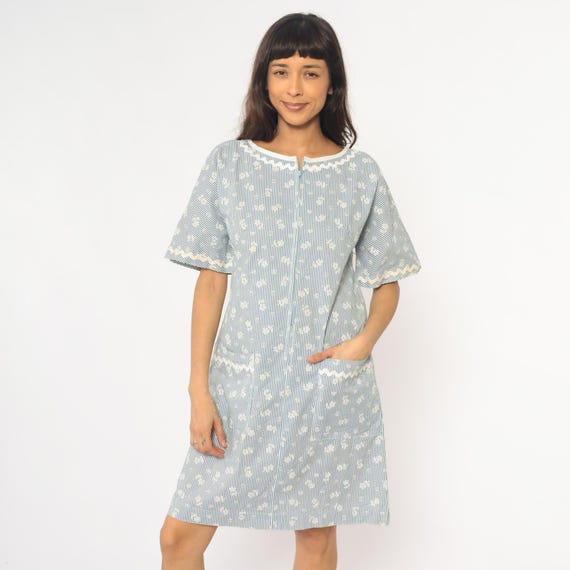60s Mod Garden Dress Blue White Striped Floral Embroidered Short Sleeve Scalloped Cottagecore Prairie Summer Spring Casual Vintage Medium M