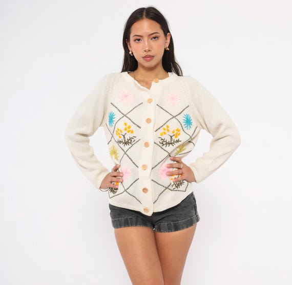 60s Embroidered Floral Cardigan Cream Knit Sweater Pink Blue Orange Flower Diamond Lattice White Cottagecore Raglan Sleeve Vintage Medium M