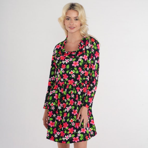 Black Floral Dress 70s Mod Mini Dress Long Sleeve Ruffled Neck High Waisted Pink Green Flower Print Retro Day Minidress Vintage 1970s Medium