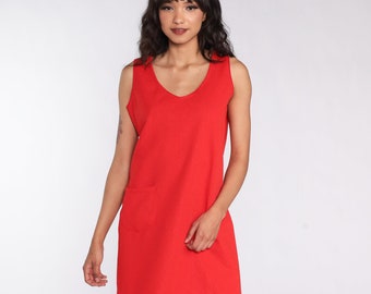 Mod Mini Dress Red V Neck Dress 60s Shift Sleeveless Textured Polyester Pocket 70s Gogo Vintage Sixties Twiggy Plain Minidress Medium