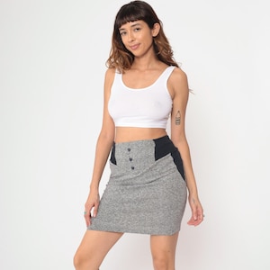 Gray Mini Skirt 90s High Waist Heart Button Detail Contrast Waistband Cotton Polyester Bodycon Stretch Fitted Made In USA Vintage Small S