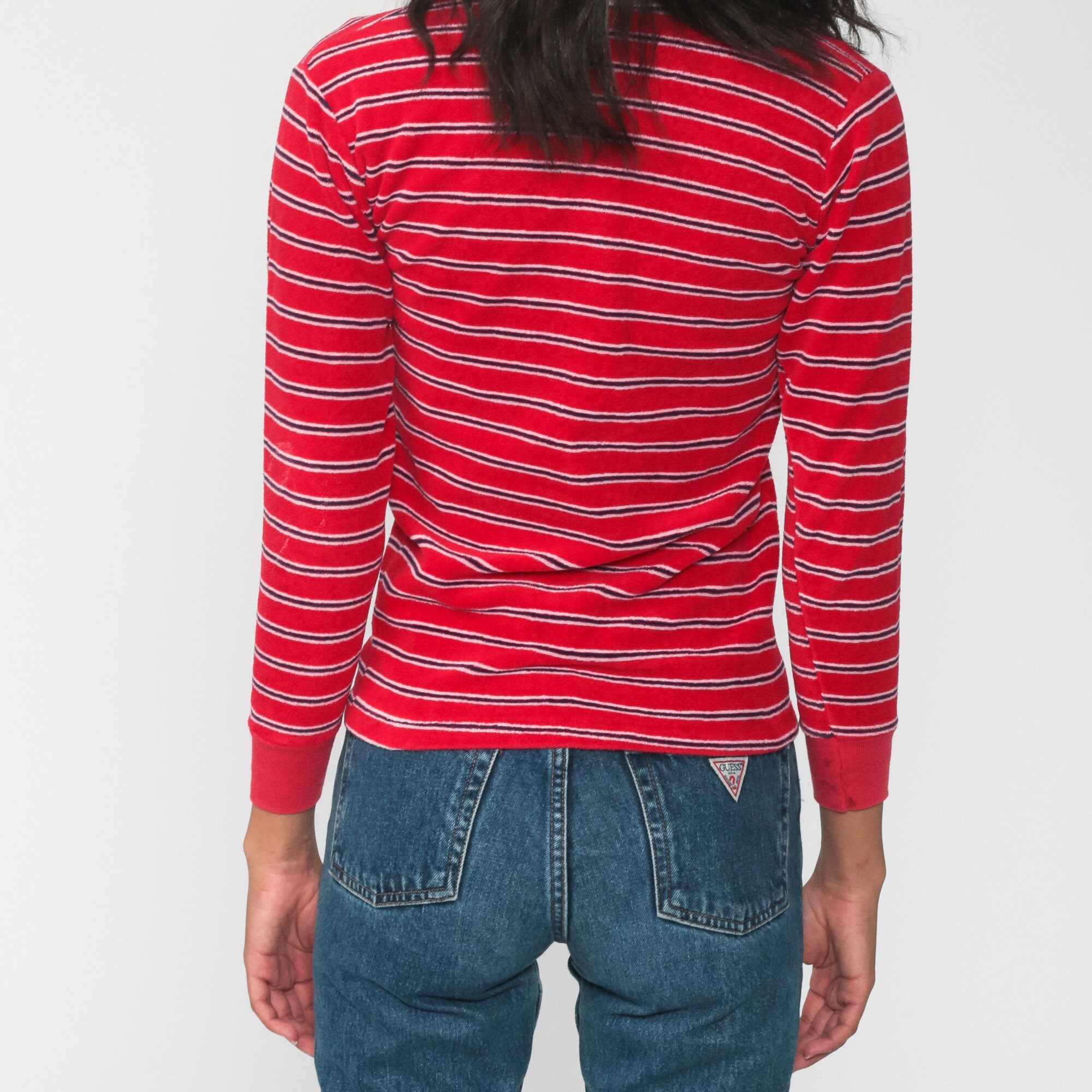 bluaer red button up shirt