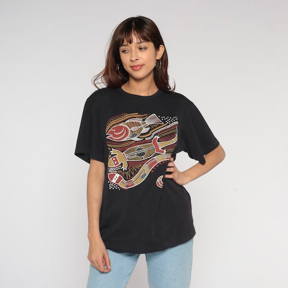 Sydney Australia Shirt Y2K Aboriginal Artwork T-Shirt Lizard Fish Snake Graphic Tee Retro Tourist Travel Top Black Vintage 00s Medium Large