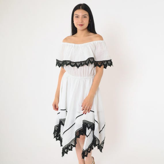 Vintage White Peasant Dress 80s Boho Midi Mexican Dress Off Shoulder Sundress Lace Trim Scarf Hem 1980s Bohemian Hippie High Waist Small