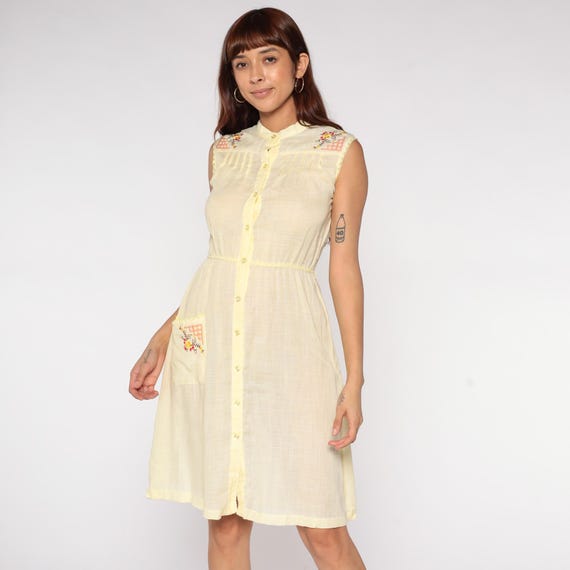 70s Prairie Dress Yellow Sleeveless Sears The Fashion Place Button Front Embroidered Pocket Floral Detail Cottagecore Bohemian Folk Small S