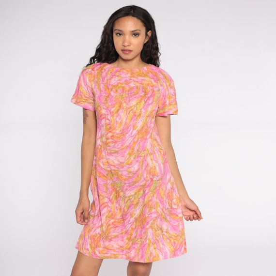 60s Mod Dress 70s Hippie Mini Boho Psychedelic Dress Pink Orange Abstract 1970s Bohemian Shift Twiggy Go Go Vintage Short Sleeve Medium