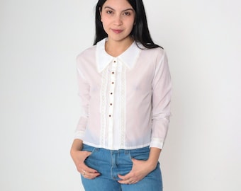 Chemisier découpé blanc des années 70, haut en dentelle florale semi-transparente à manches longues, chemise boutonnée à col découpé bohème hippie plissé vintage des années 1970, moyen M