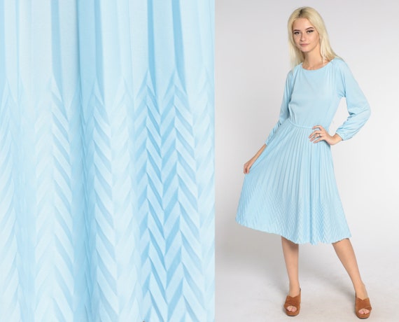 70s Secretary Dress Baby Blue Knee Length Midi Dress Retro Pastel Pleated Boatneck High Waisted Long Sleeve Chevron Vintage 1970s Small S
