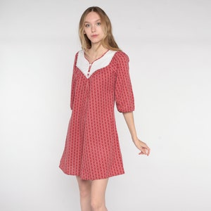 Red Prairie Dress 70s Striped Calico Floral Print Mini Dress Peasant Lace Bib Cottagecore Bohemian Hippie Short Sleeve Vintage 1970s Small S