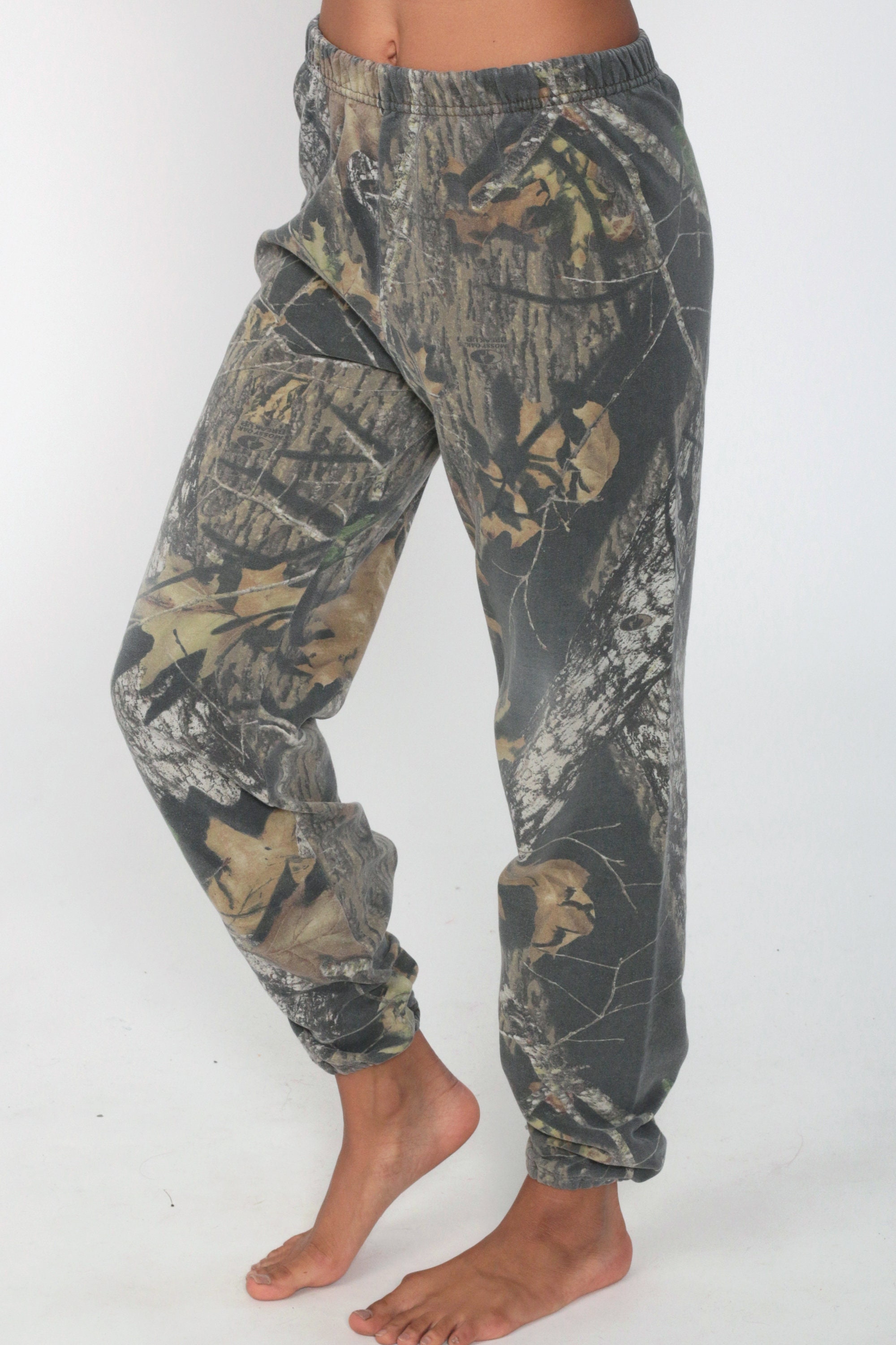 graphics camo sweat pants