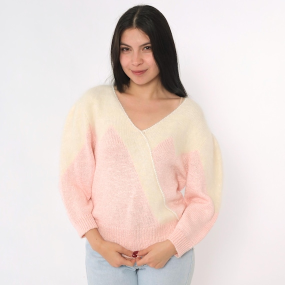Vintage 80s Pink Cream Sweater Angora Blend V Neck Chevron Pullover Fuzzy Knit Pastel Acrylic Lightweight Jumper 1980s Medium M