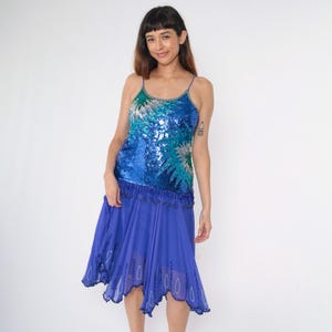Vestido vintage de seda azul de los años 90 con lentejuelas, dobladillo con flecos y cuentas, estilo flapper, para cóctel, fiesta, sin mangas, midi, tirantes finos, vestido de noche de los años 90, talla pequeña S