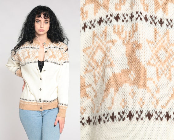 Reindeer Cardigan Sweater 70s White Nordic Button Up Sweater Fair Isle Snowflake Pattern Boho Cozy Holiday 1970s Bohemian Vintage Medium