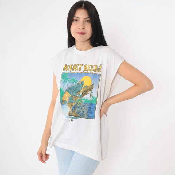 Vintage Sunset Beer Graphic T-Shirt 90s Mazatlán Iguana Beach Sleeveless Muscle Tee Raw Armholes Distressed 1990s Mexico Tourist Large L
