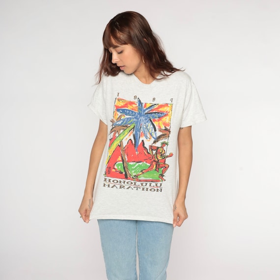 1994 Honolulu Marathon Shirt 90s Hawaii Running TShirt Graphic Tee Run Retro Runner T-Shirt Heather Grey Crewneck Vintage 1990s Small S