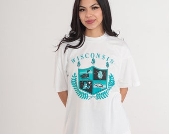 Camiseta de Wisconsin, camiseta de los años 90, EE. UU., escudo del estado, pez, velero, árbol, colimbo, camiseta gráfica, recuerdo, camiseta de viaje, costura simple, blanca, vintage, década de 1990, XL