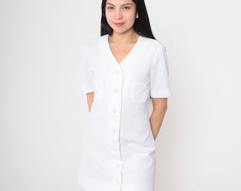 Vintage White Mod Shift Dress 60s Mini Chest Pocket 70s Space Age Button Up V Neck Minidress Twiggy Short Sleeve 1960s Textured Retro Small