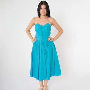 Vintage Strapless Sweetheart Dress Turquoise Blue Smocked Ruched Party Dress Midi Dress High Waisted 1980s Medium