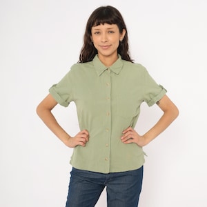 90er Olive Shirt Baumwolle Camp Kragen Bluse Salbei grün Safari Rollärmel Top Wandern Outdoor Sommer Damen Vintage Small S
