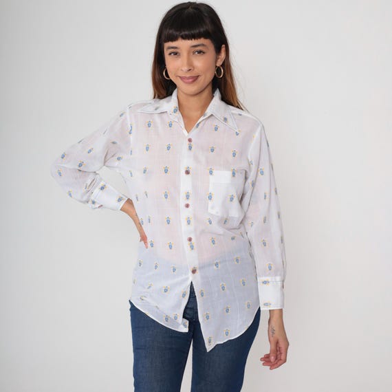 White Turtle Print Shirt 1970s Blue Yellow Button Front Long Sleeve Vintage Cotton Novelty Animal Print Cute Casual Collared Medium M