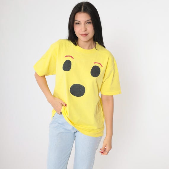 90s Graphic Face Tee Shirt Minimalist Surprised Expression Short Sleeve Vintage Novelty Graphic Shirt Yellow Cotton Medium Large