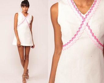 White Mini Dress Mod 70s Mini Babydoll Dress Pink Striped 1970s Vintage Empire Waist Bohemian Pink Deep V Neck Disco Sleeveless Small
