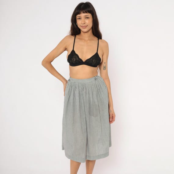 80s Striped Gathered Skirt Grey White Pinstripe Cotton Full Button Waist Pleated Collegiate Preppy Academy Style Vintage Extra Small XS