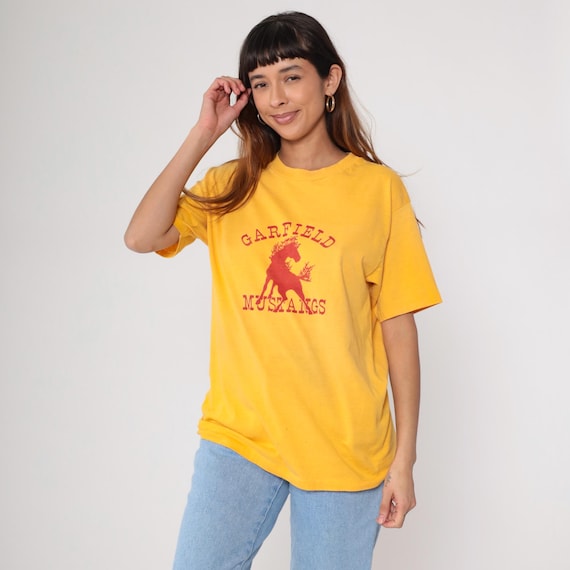 Garfield County Mustangs Shirt 90s Yellow Gold Montana High School Mascot Horse Logo Red Graphic Vintage Oversized Cotton XL Extra Large