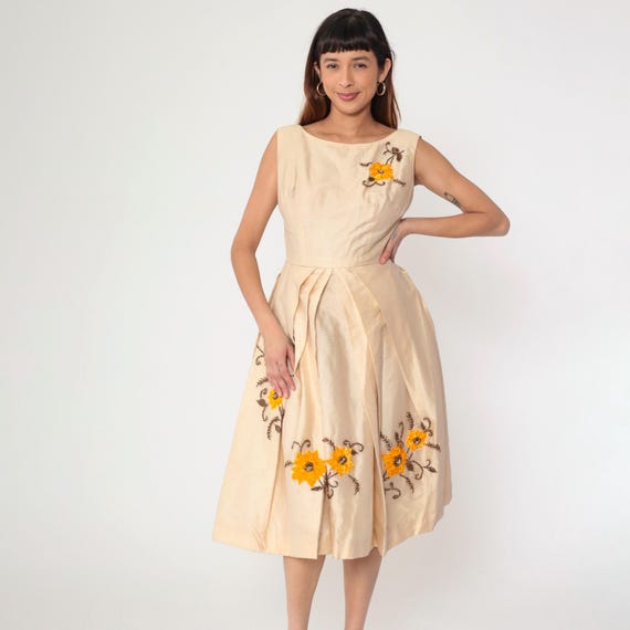 60s Floral Beaded Party Dress Cream Midi Pleated Mad Men Formal Cocktail Dress 1960s Tea Length Vintage Sleeveless High Waist Small 6