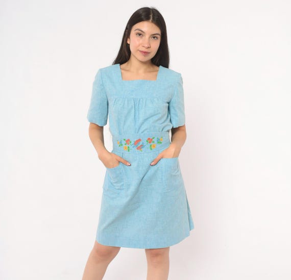 70s Bird Floral Print Dress Sky Blue Cotton Square Neck Puff Sleeve Gathered Bodice Tie Back Waist Pocket Knee Length Vintage Small S